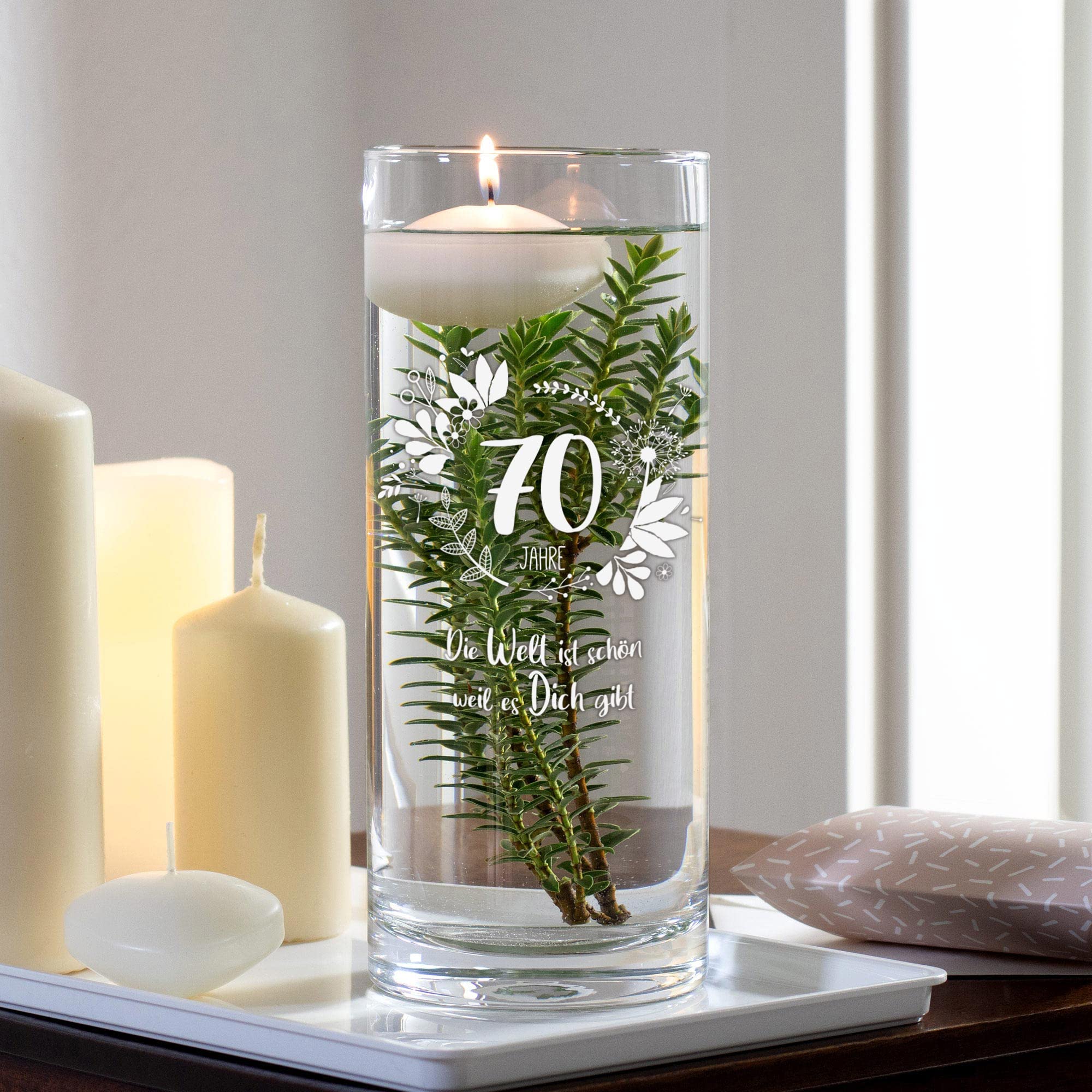Runde Vase mit Gravur