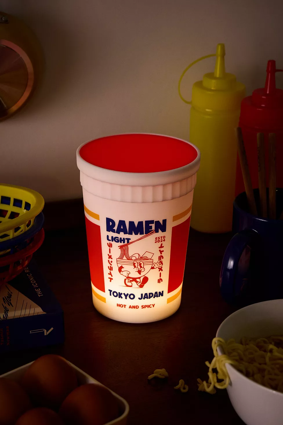 Ramen Noodle Cup Lampe – Leuchtende Nudelkunst für Dein Zuhause