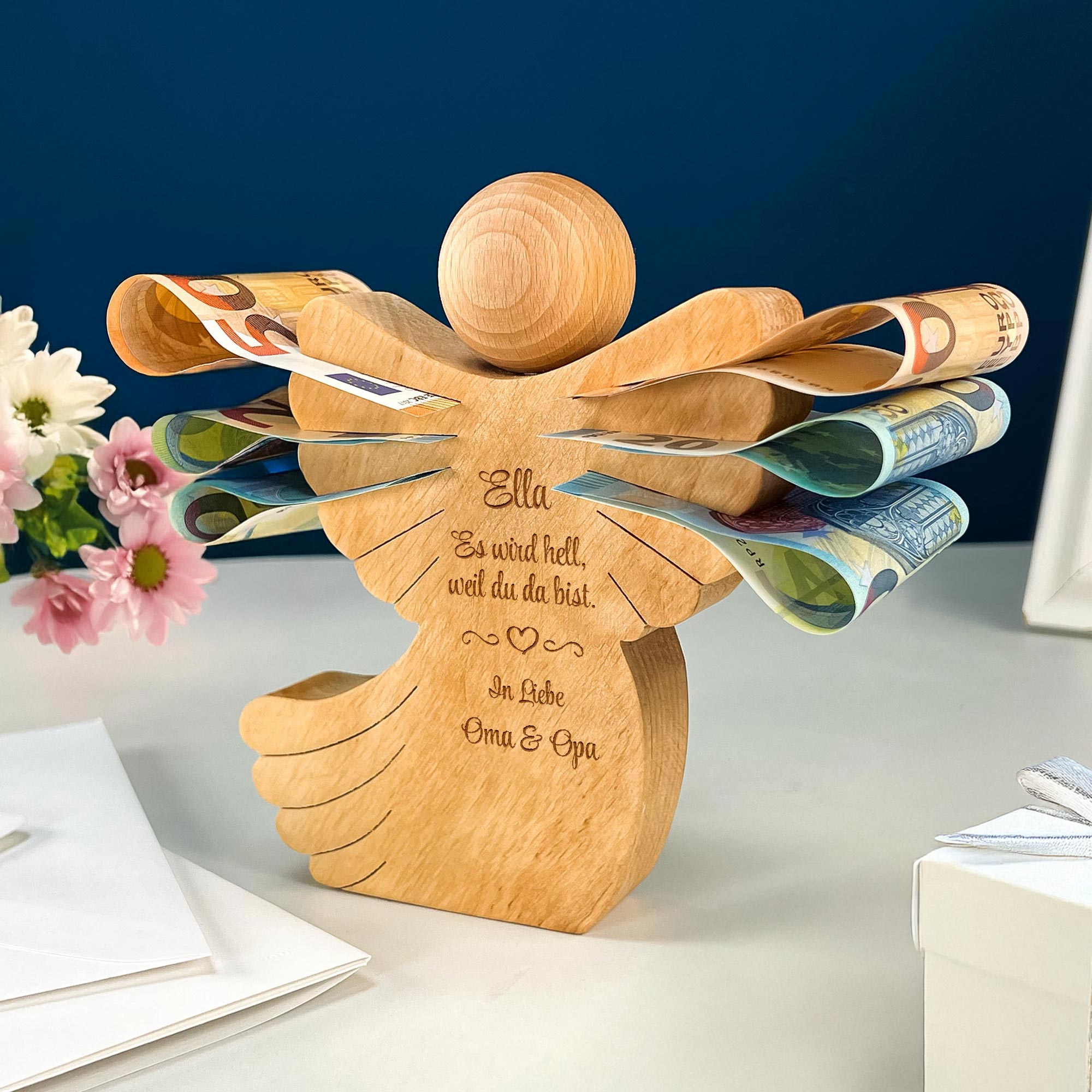 Holzengel mit Schweif - personalisiert zur Geburt Holzengel mit Schweif - personalisiert zur Geburt