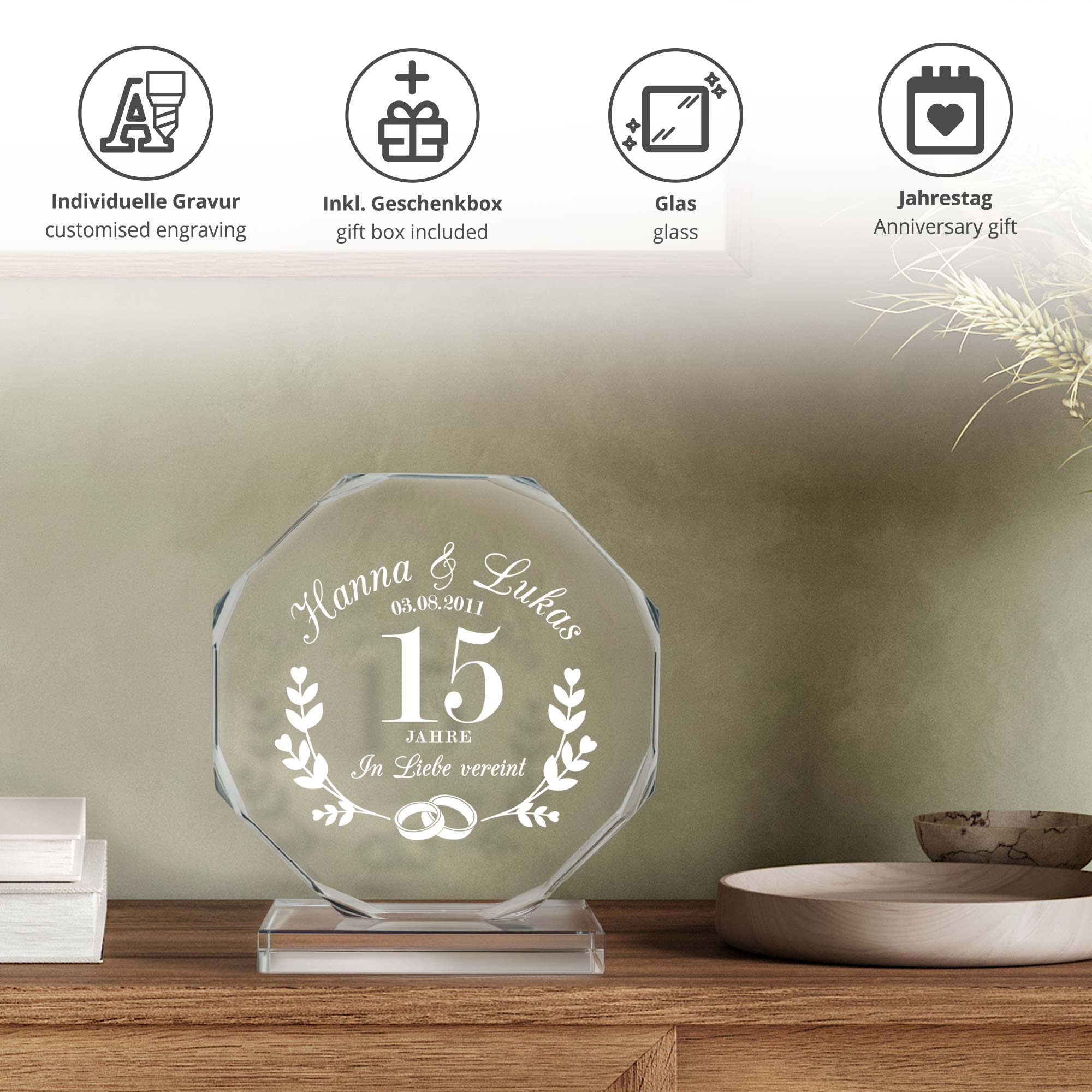 Personalisierter Glaspokal mit Facettenschliff zur Kristallhochzeit - 15 Jahre Personalisierter Glaspokal mit Facettenschliff zur Kristallhochzeit - 15 Jahre