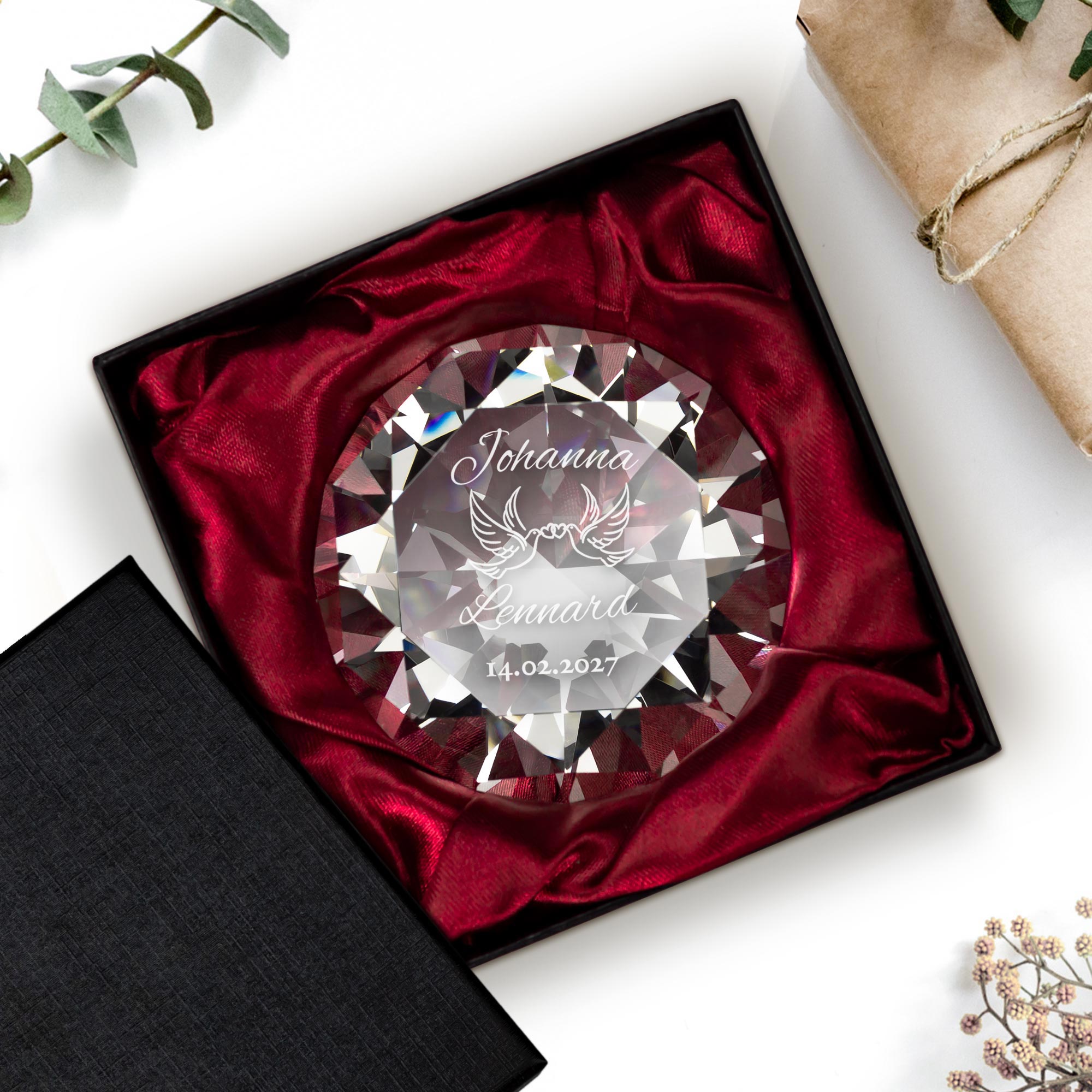 Diamant Kristall mit Liebestauben Gravur und Ring Displayständer