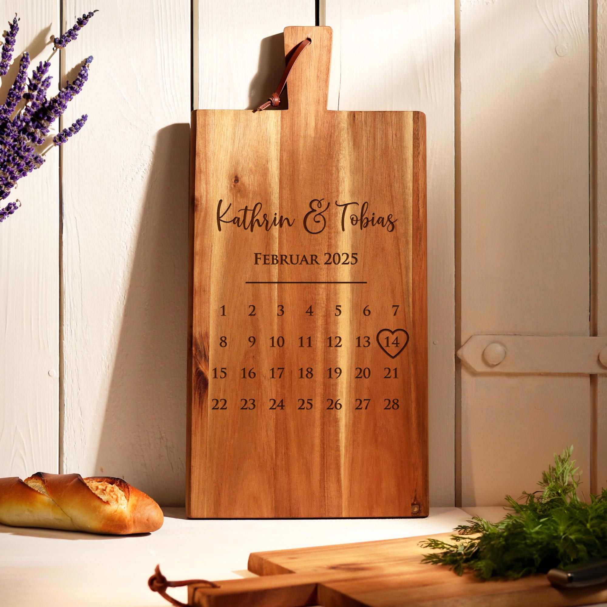 Schneidebrett mit Griff - Kalender Gravur