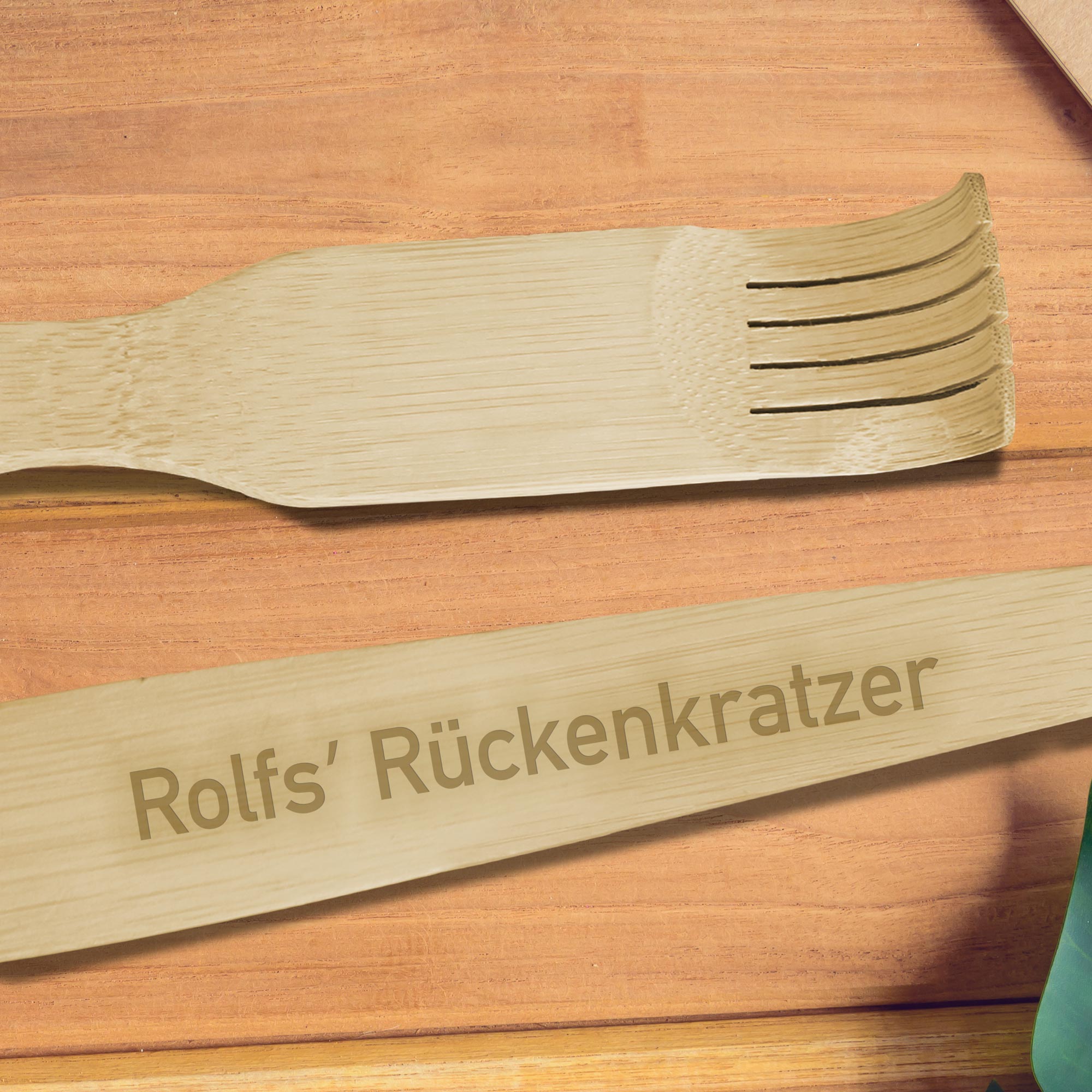 Personalisierter Rückenkratzer mit Massagerollen