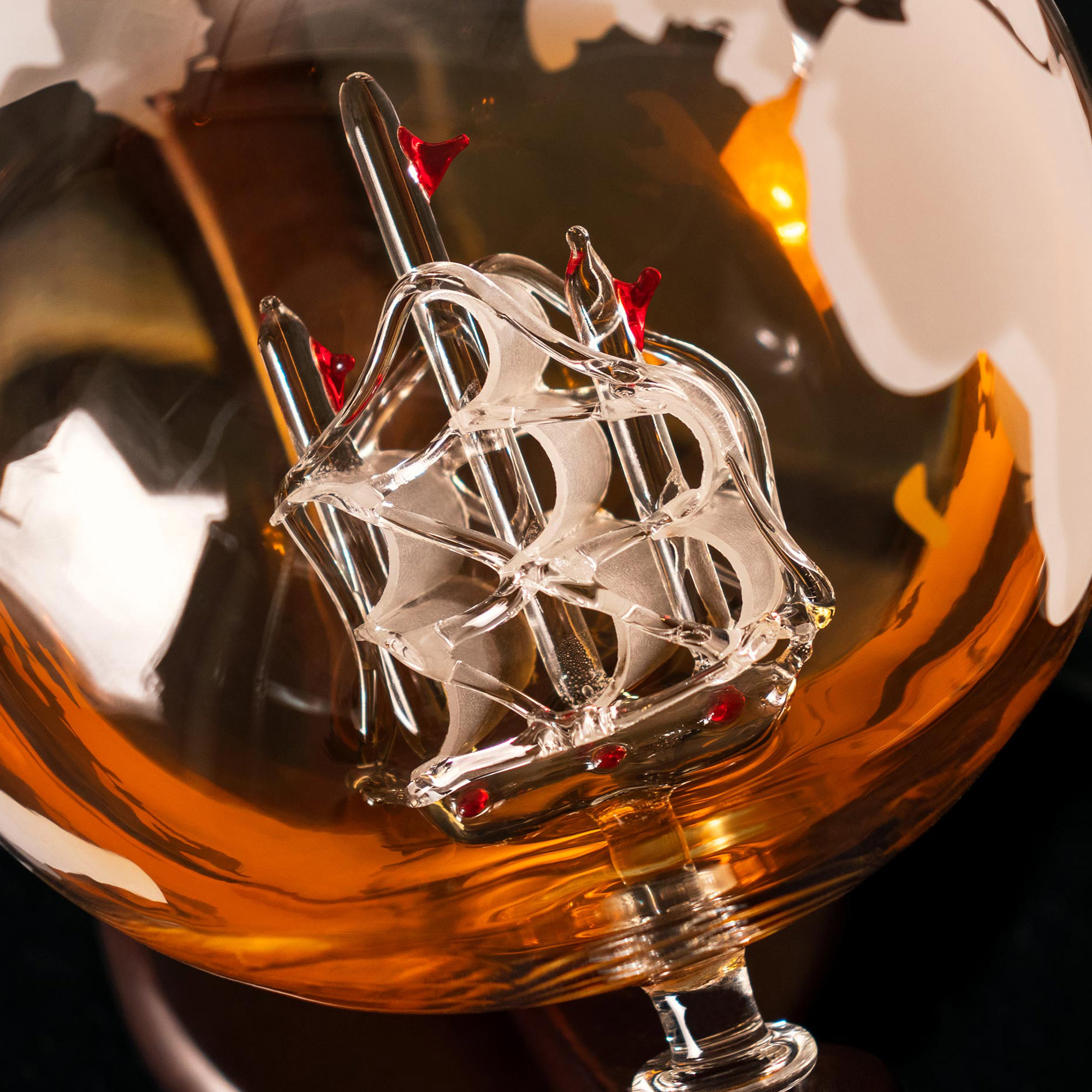 Whisky Set mit Globus Karaffe und 2 Gläsern - Segelschiff