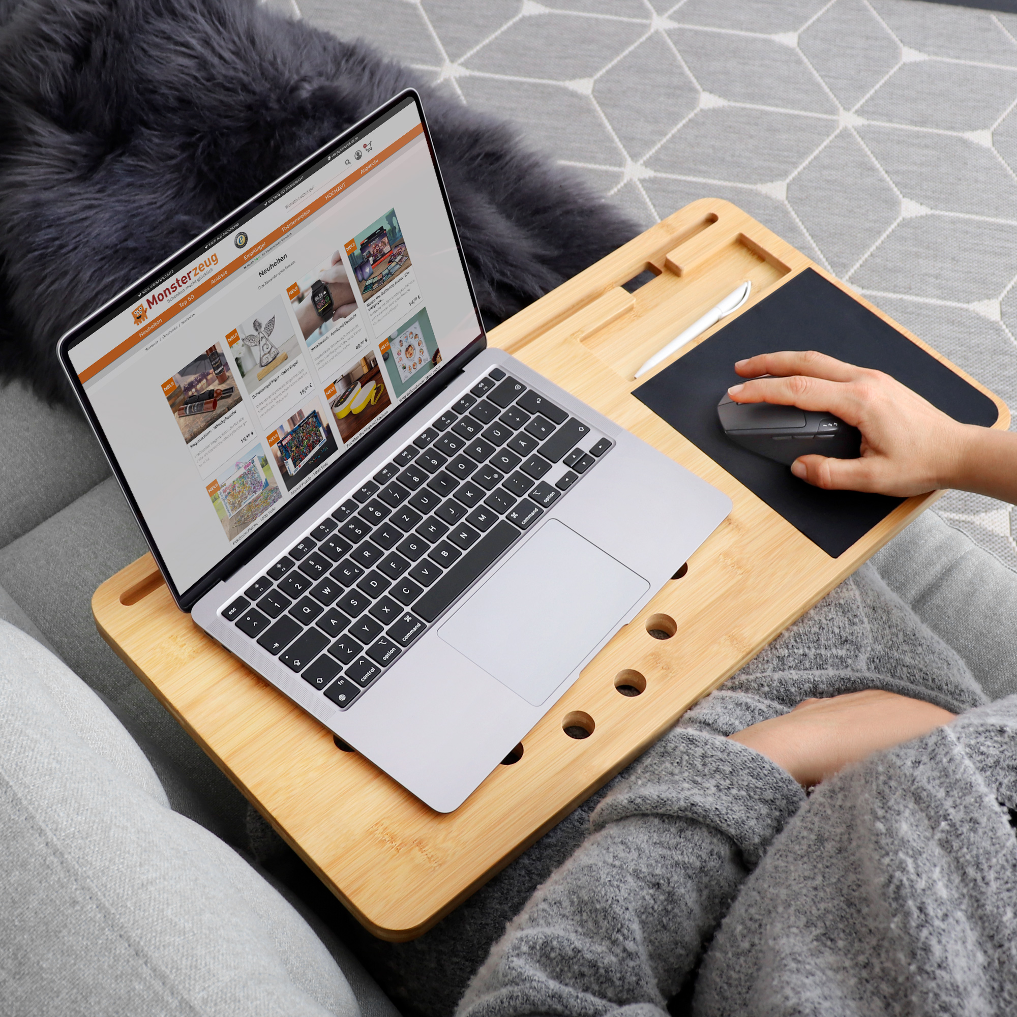2in1 Laptoptisch und Knietablett mit Mauspad 2in1 Laptoptisch und Knietablett mit Mauspad