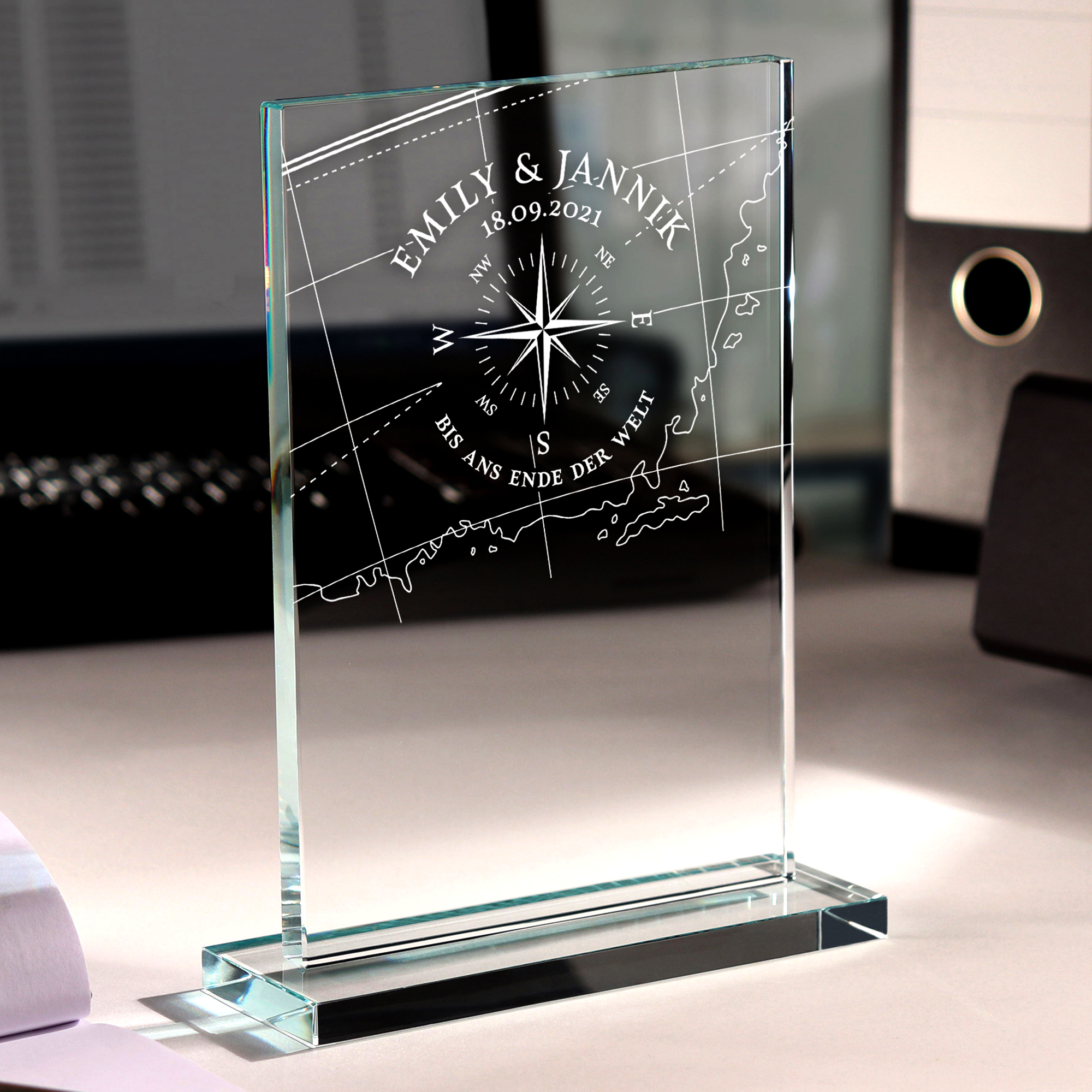 Personalisierter Glaspokal zur Hochzeit - Liebeskompass 2162-62-MZ - 4