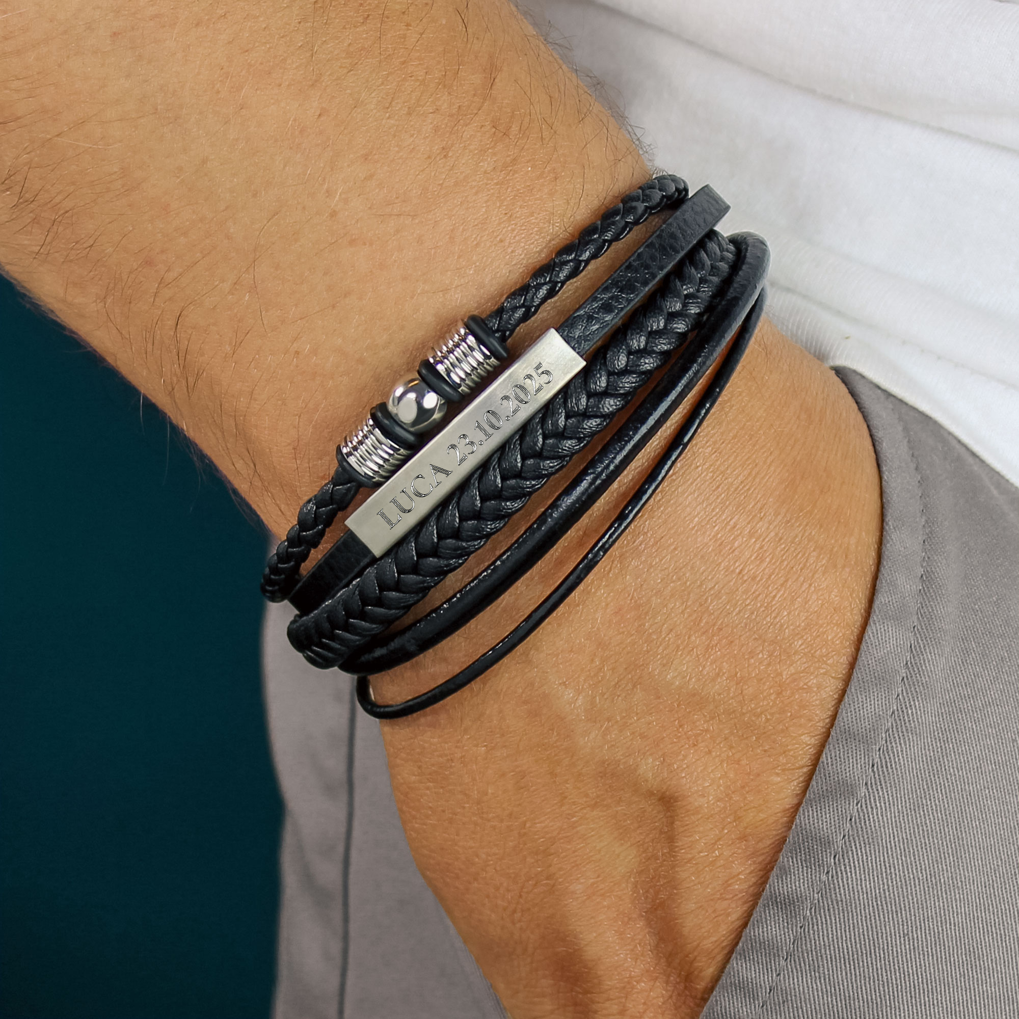 Geflochtenes Lederarmband mit Beads Silber - mit Gravur