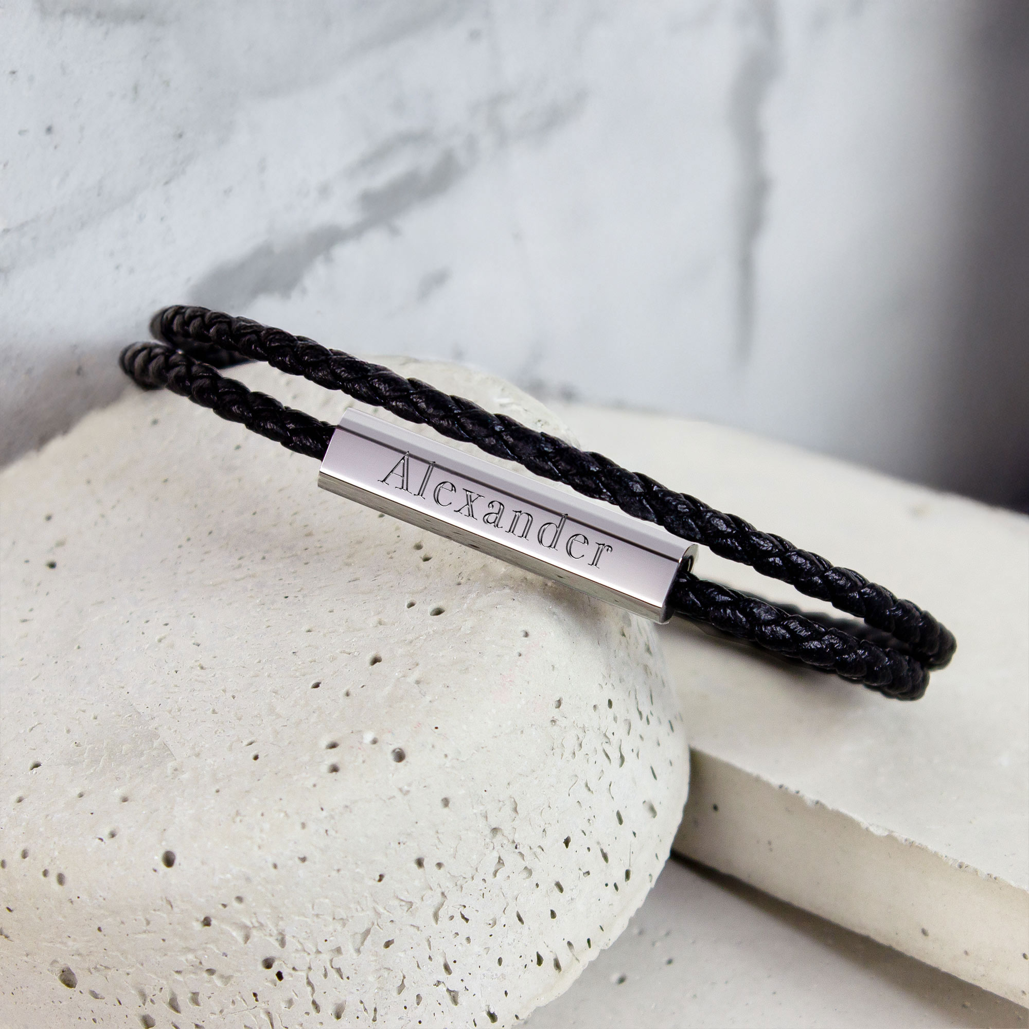Geflochtenes Lederarmband zum Wickeln Silber - mit Gravur