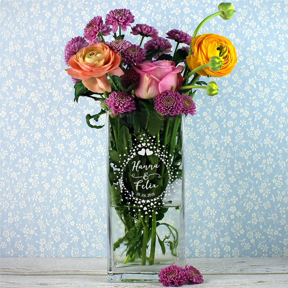 Vase zur Hochzeit - Kreis aus Herzen Gravur