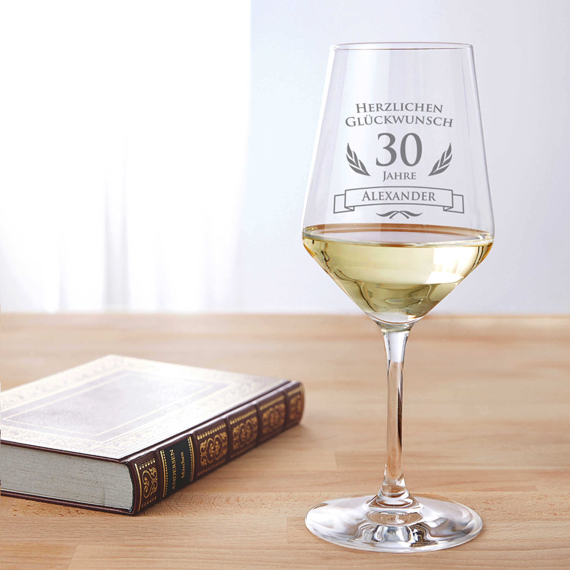 Weißweinglas zum 30. Geburtstag